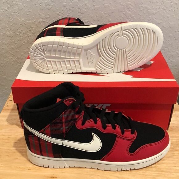 ⭐️NIKE DUNK LOW RETRO SE SNEAKERS - Picture 10 of 14